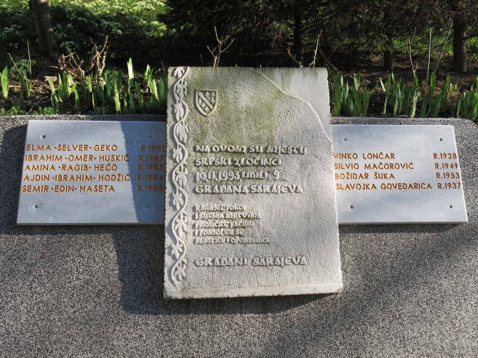 Spomen ploča na Otoci - etnicka podjela gradjana nakon smrti.