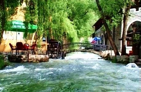 35811_F_1_rijeka-lasva-plava-voda